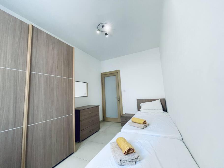 Stylish Modern Central Apartment 4 Paceville Saint Julian's Exterior photo